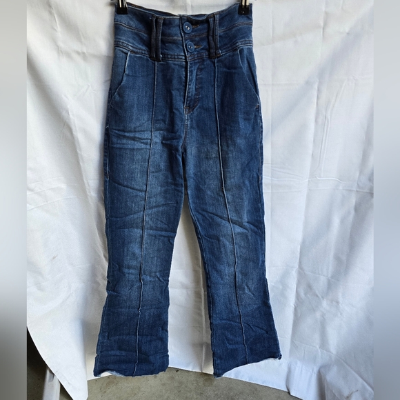 Fashion Nova Denim - Flare it's Jeans